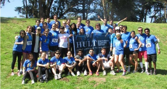 Hult students Run in Blue to support the United Way
