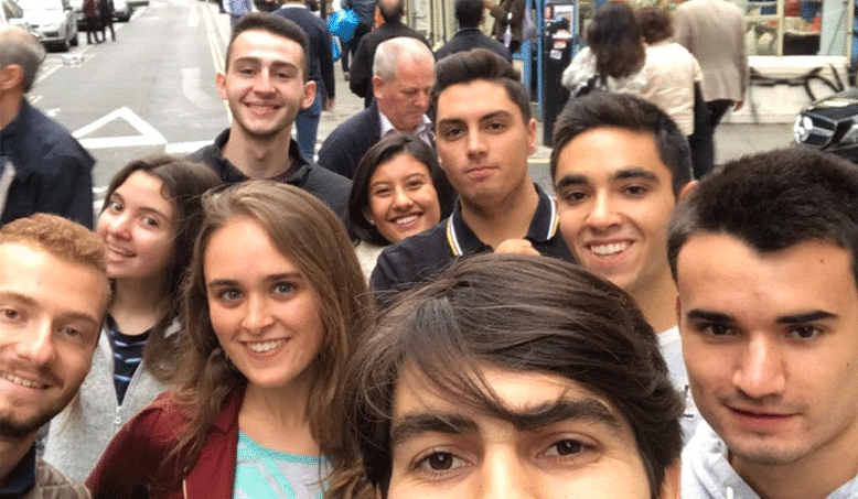 Exploring London with other undergraduate students in the first few weeks at Hult.