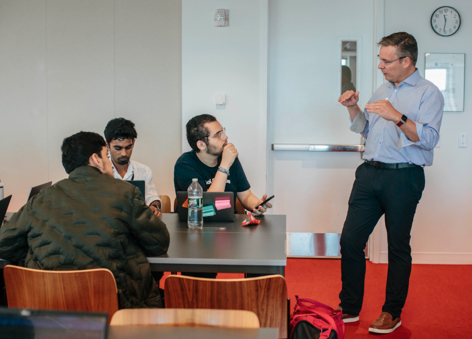 Henrik Totterman lecturing in Class